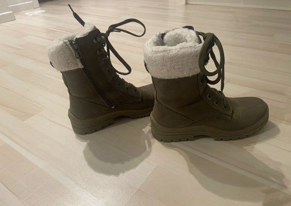 Camel Scarpe da donna: Winter Boots with Wool – Usato da Dübendorf venduto da guo_xr78 1
