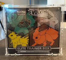Evolving Skies Elite Trainer Box [LUJF]
