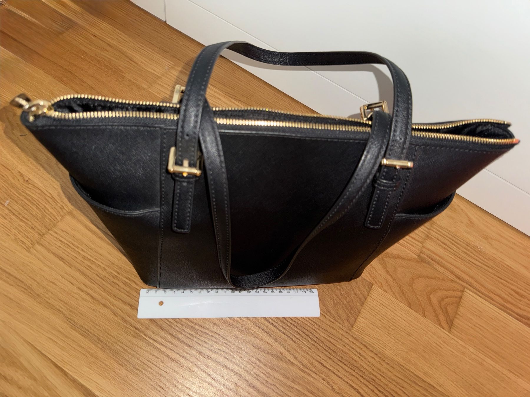 Michael Kors Taschen für Damen: Michael Kors Trapezshopper schwarz – Gebraucht aus Winterthur von chi_83a 4
