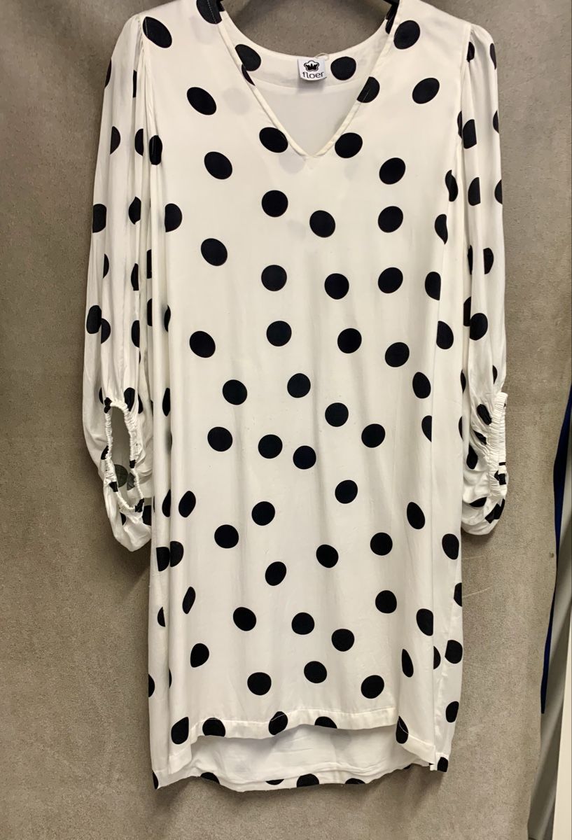 Vestiti: Floer Kleid weiss mit schwarze Punkte 36 – Usato da Unterseen venduto da jpowers1971