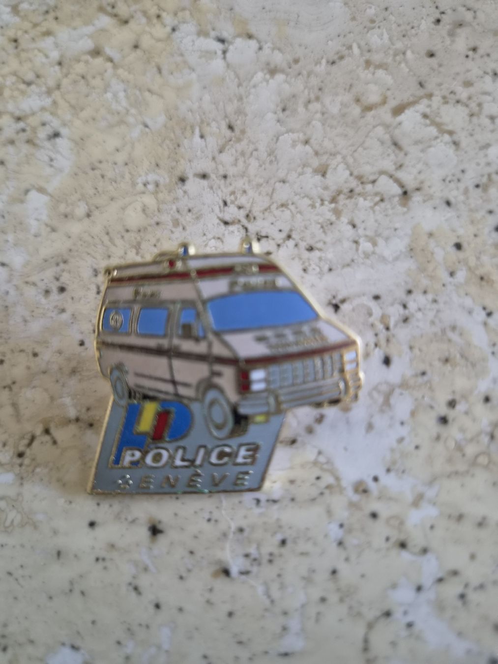 Plaquettes & Badges: Pin's. Police Genève  – D'occasion à Versoix par rucio 2