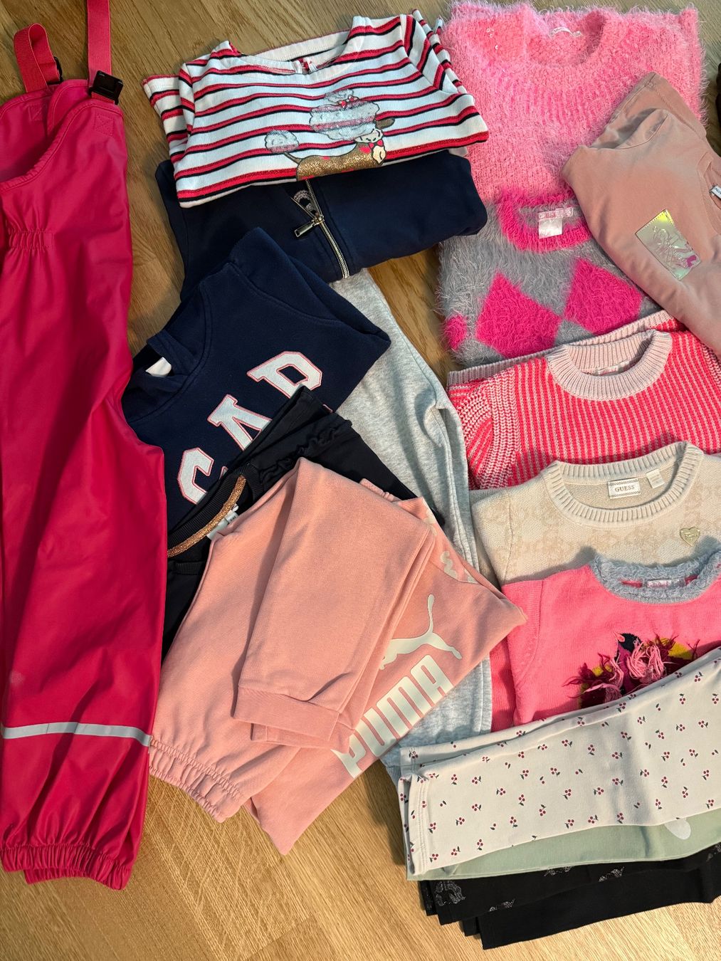 Lotti & Set di vestiti: Kleiderpaket Mädchen Grösse 104 – Usato da St. Gallen venduto da mirnes84 1