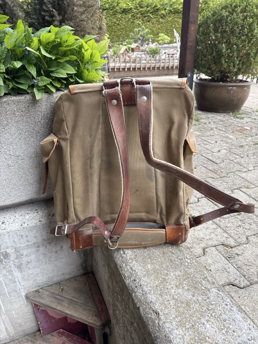 Schweizer Armee Zaini: Militärrucksack – Usato da Matten(St.Stephan) venduto da ren_r8tw 3