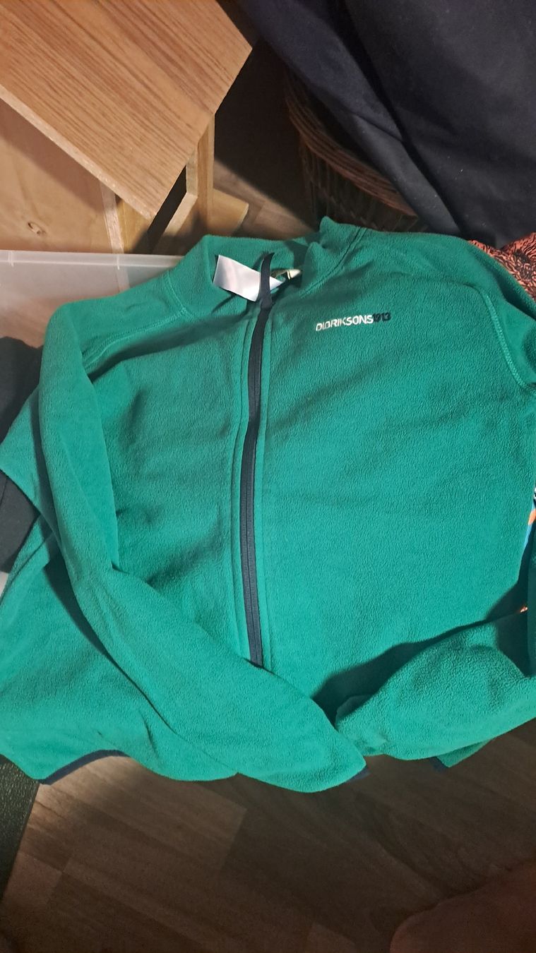 Didriksons Maglioni & Felpe: Didrikson Fleece Jacke Gr.140 – Usato da gümmenen venduto da flower124