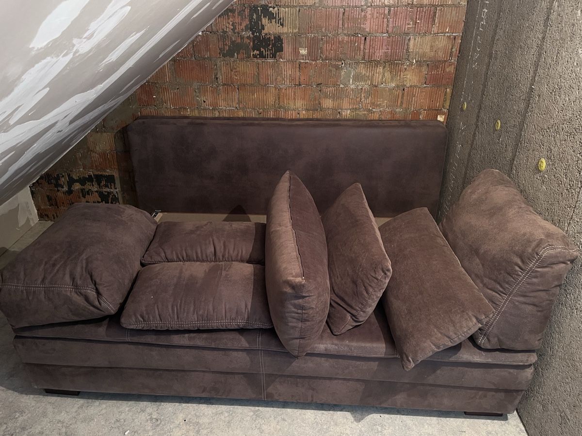 Divani: Bettsofa mit Wildlederoptik – Nuovo (secondo la descrizione) da St. Gallen venduto da OneDollarShop 4