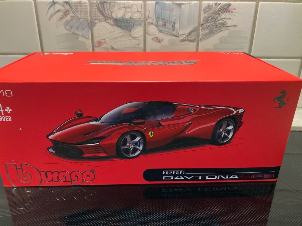 FERRARI DAYTONA SP3 Spider Closed Roof 2022 Signature Series DieCast 1