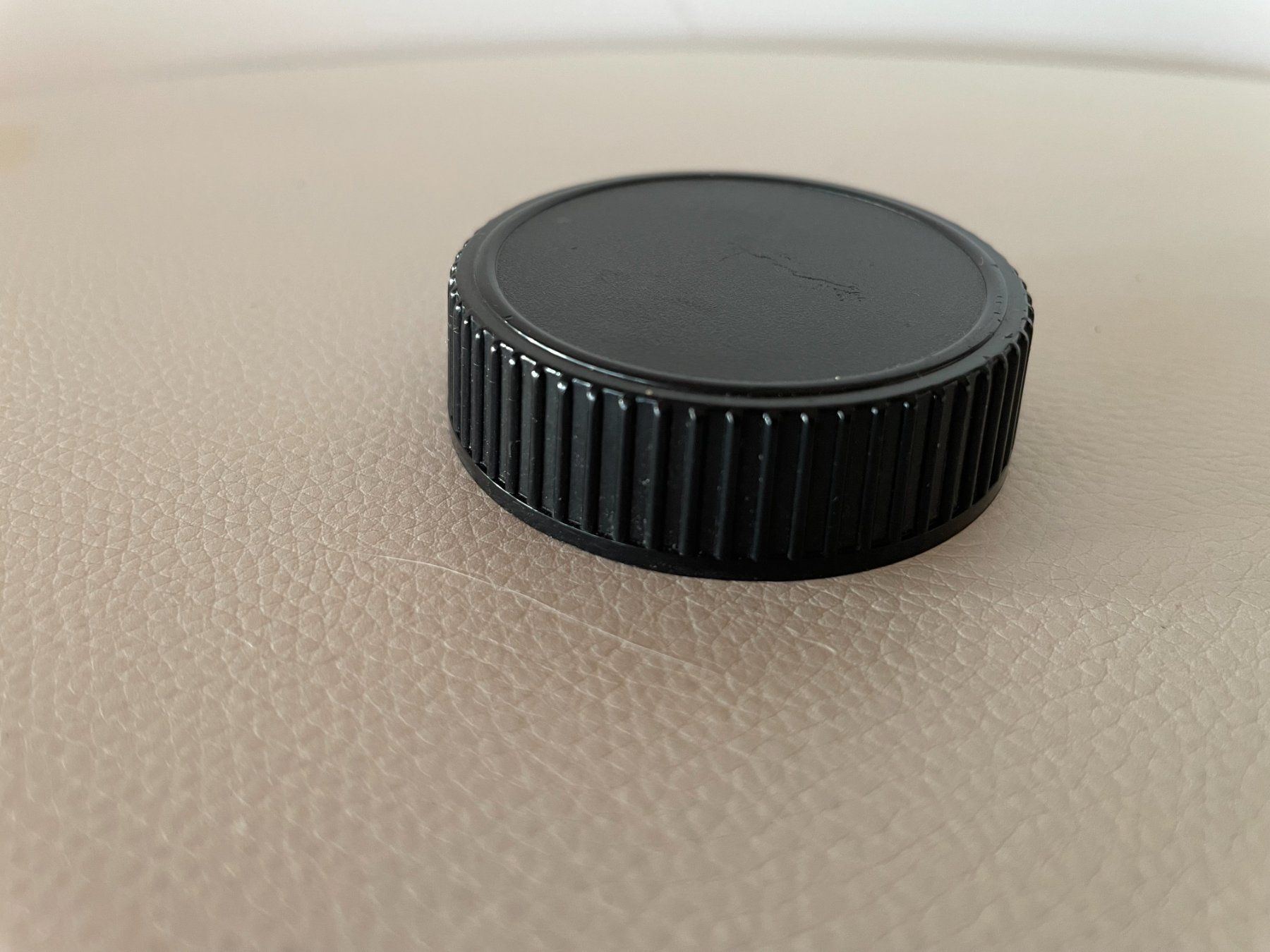 Apribottiglie & Tappi per chiusura: Bouchon arrière pour objectif Pentax K – Usato da Petit Lancy venduto da gil_hr6v 1