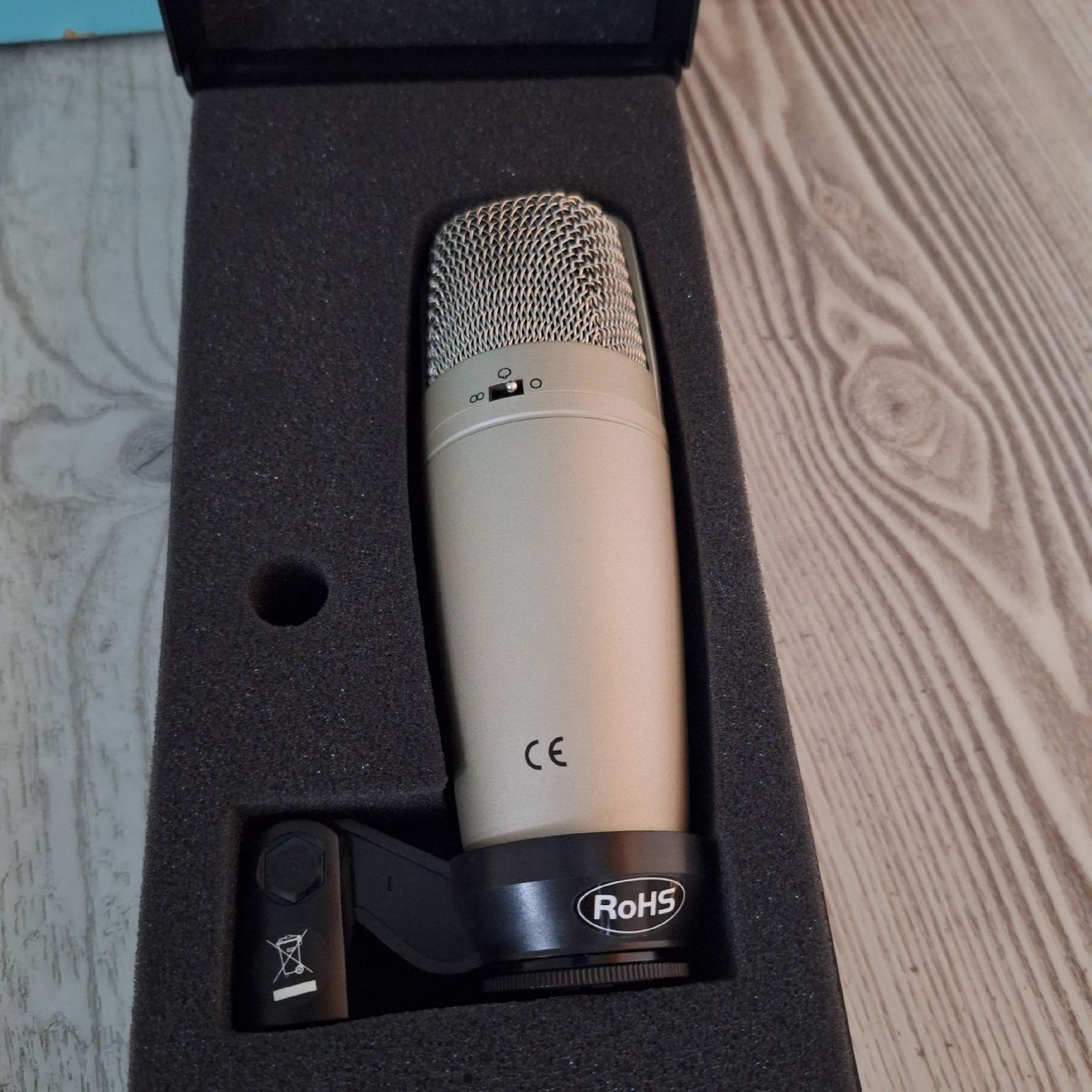 Behringer Microfoni: Behringer C-3 Mikrofon mit Koffer – Usato da Romanshorn venduto da Msdiamond17