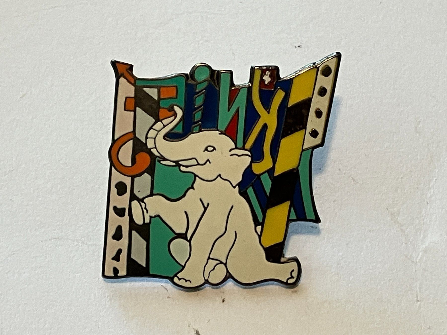 Placchette & Badge: 1 Pin Zirkus Elefant – Usato da Basel venduto da djwwpp