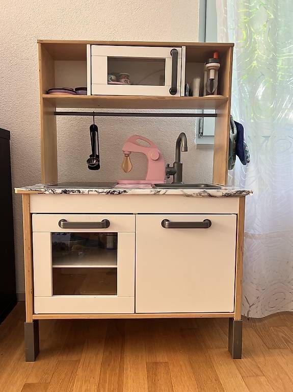 Ikea Giocattoli: Ikea Spielküche mit Zubehör – Usato da Zürich venduto da jka_rvq8 2