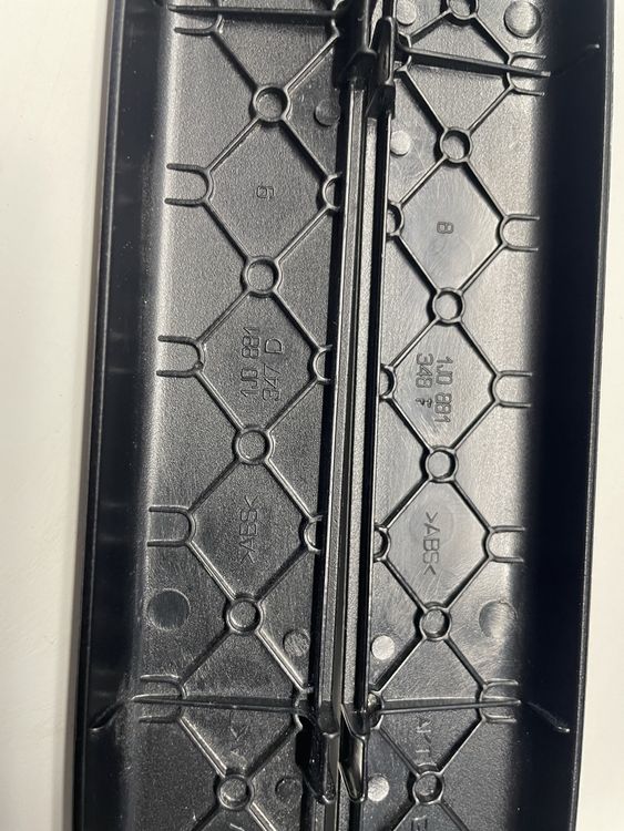Volkswagen Alle Autoersatzteile: VW GOLF 4 etc… | Barres siege intérieur plastique protection – Gebraucht aus Denges von Ricautomotive 5
