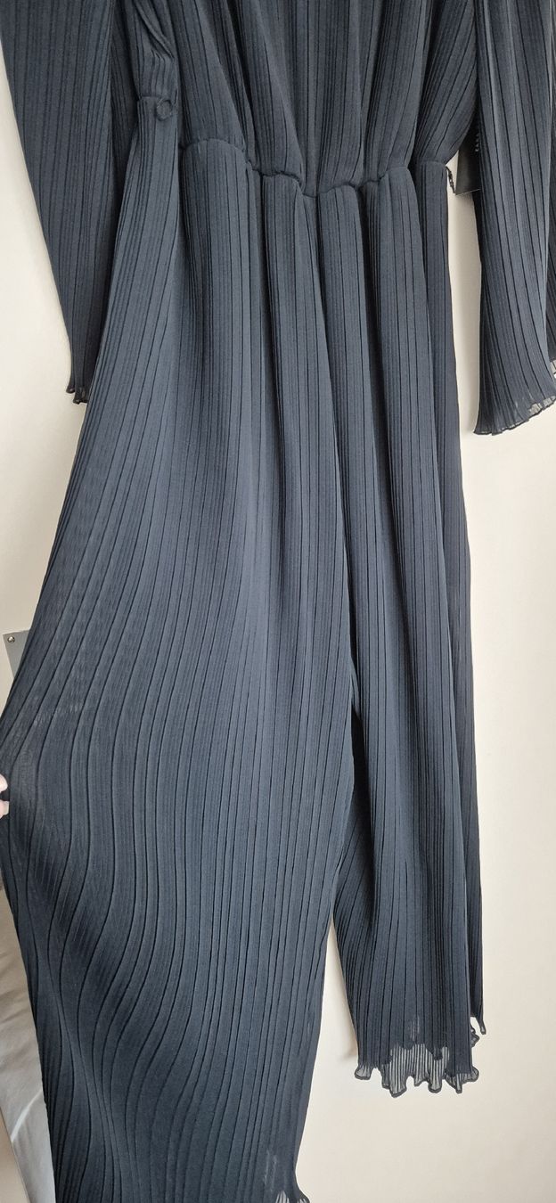 Zara Tute: Élégante combinaison plissée Zara Basic, taille S - Parfaite – Nuovo e nell'imballaggio originale da Le Locle venduto da Arya4 1