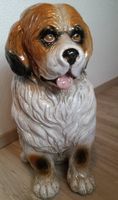 Hund (Bernhardiner) aus Porzellan