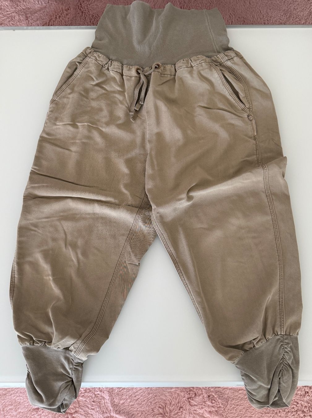 Cream Pantalons: Cream 3/4 Hose in olive Grösse 36 – D'occasion à Hunzenschwil par Reche71