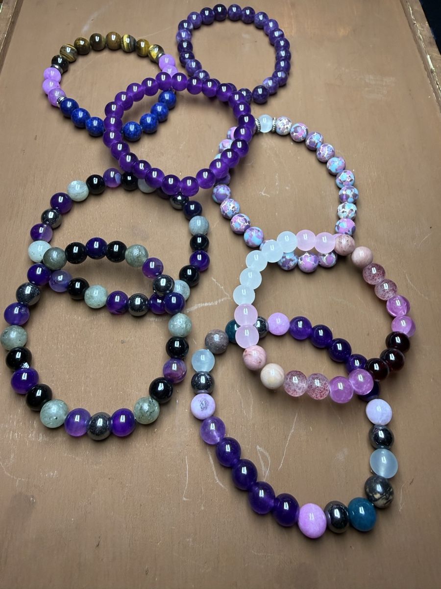 Bracciali & Braccialetti: Assorted Gemstone Beaded Bracelets Set of 7 new – Nuovo e nell'imballaggio originale da Wald ZH venduto da Carloiten 1