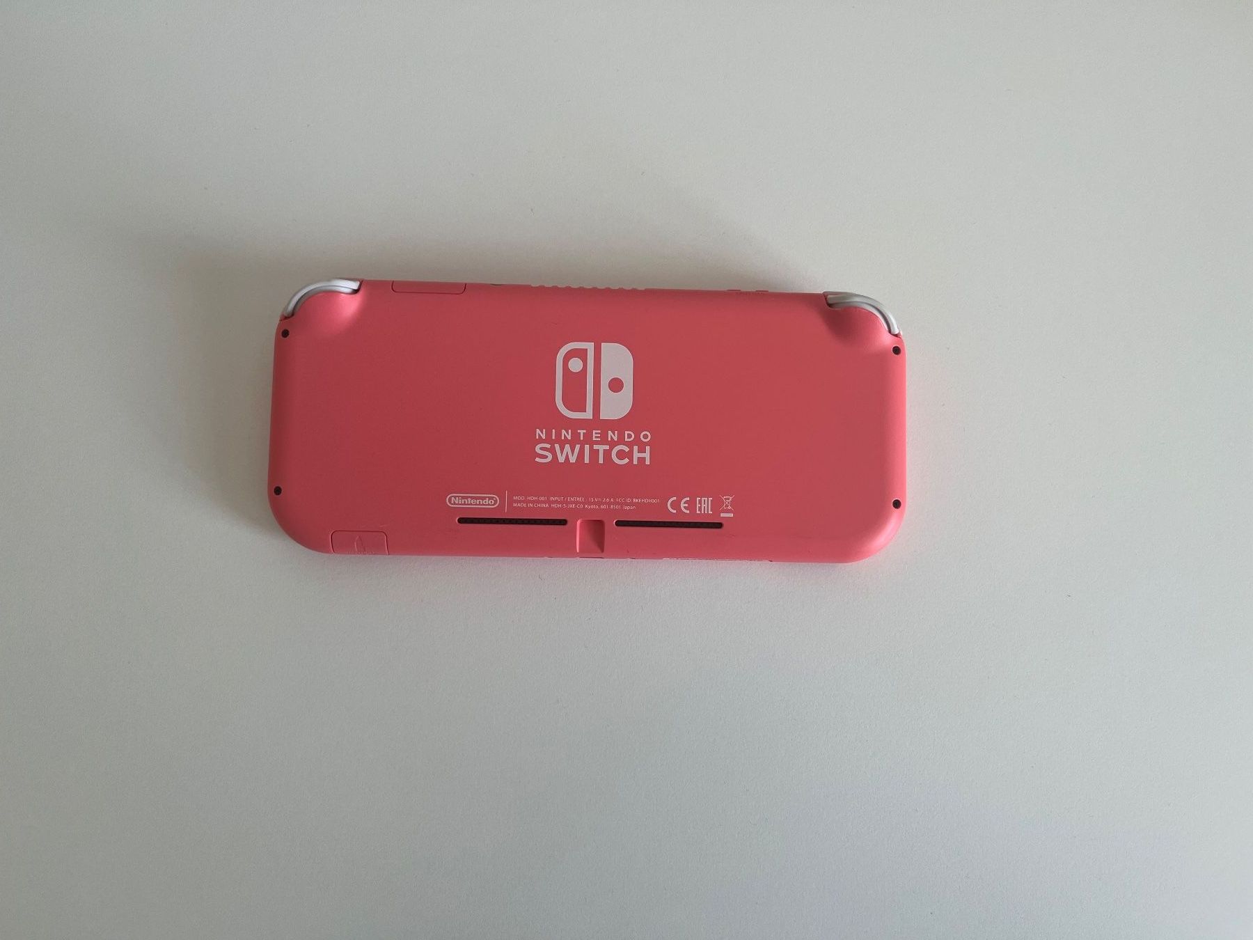 Nintendo Konsolen: Nintendo Switch Lite Koralle – Gebraucht aus Olten von rahelaurora 2