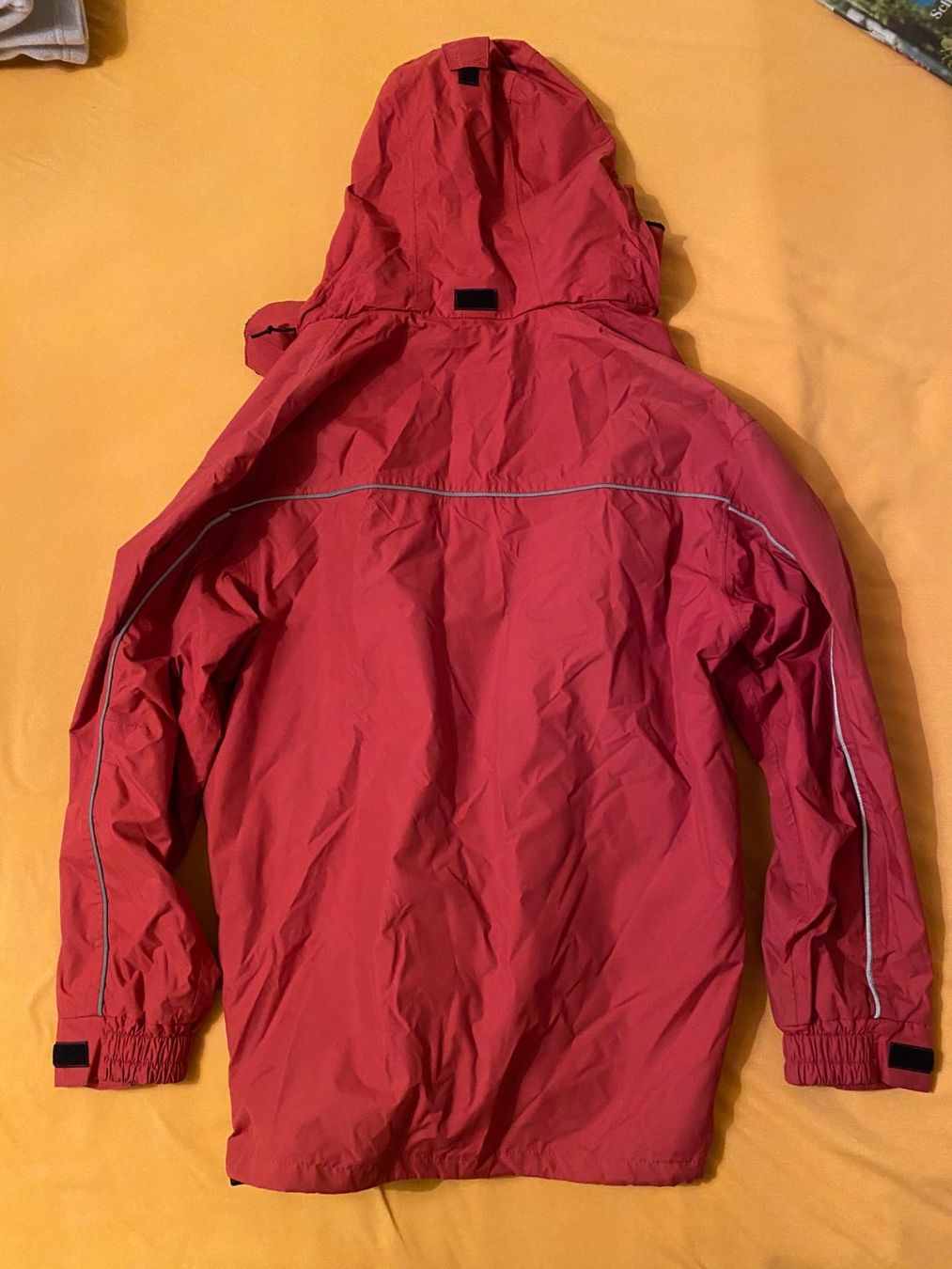 Helly Hansen Giacche: Helly Hansen Jacke Rot Grösse S – Usato da Lachen SZ venduto da Richital 1
