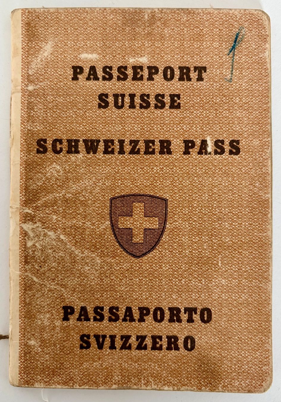 Documenti: Schweizer Pass / Reisepass 1940 - 1946  WW2 – Usato da Safenwil venduto da gemeinsamX