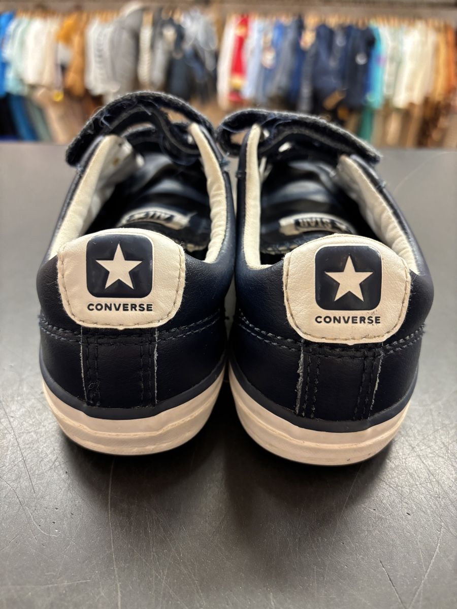 Converse Schuhe für Jungen: Converse Sneaker mit Klettverschluss, Grösse 32 – Gebraucht aus Büren an der Aare von Nikito2001 1