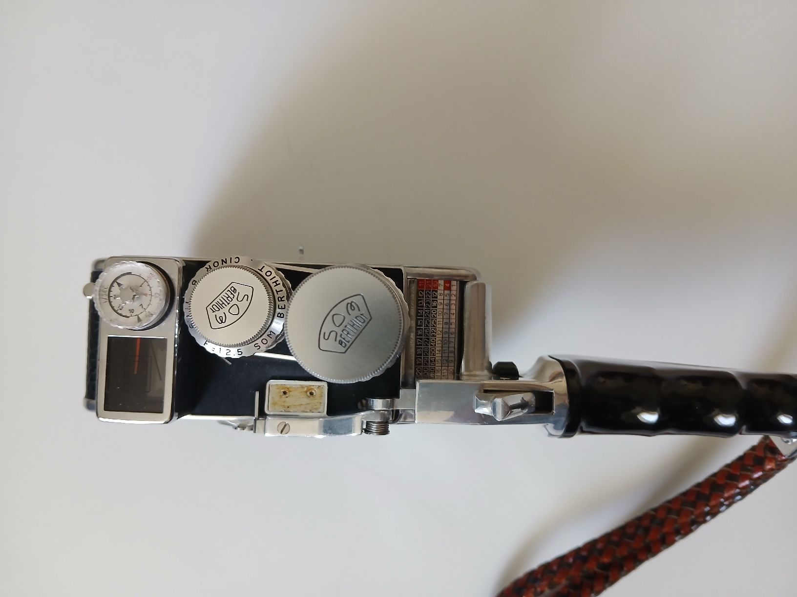 Bolex Fotocamera: Caméra Paillard Bolex B8L avec accessoires et documents – Usato da Nidau venduto da Antik65 1