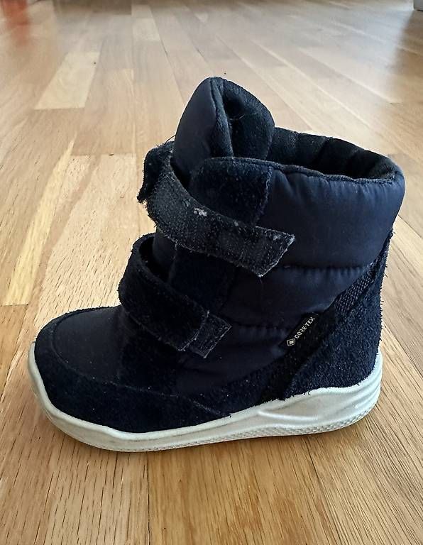 Scarpe per ragazzi: Winterschuhe Grösse 22 – Usato da Luzern venduto da val_zzf8 1