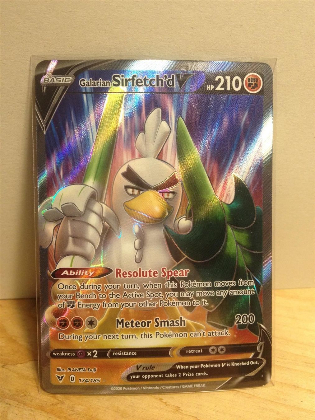 Pokémon Carte collezionabili: Galarian Sirfetch'd 174/185  Fullart – Nuovo e nell'imballaggio originale da Farvagny-le-Grand venduto da LaCaverne