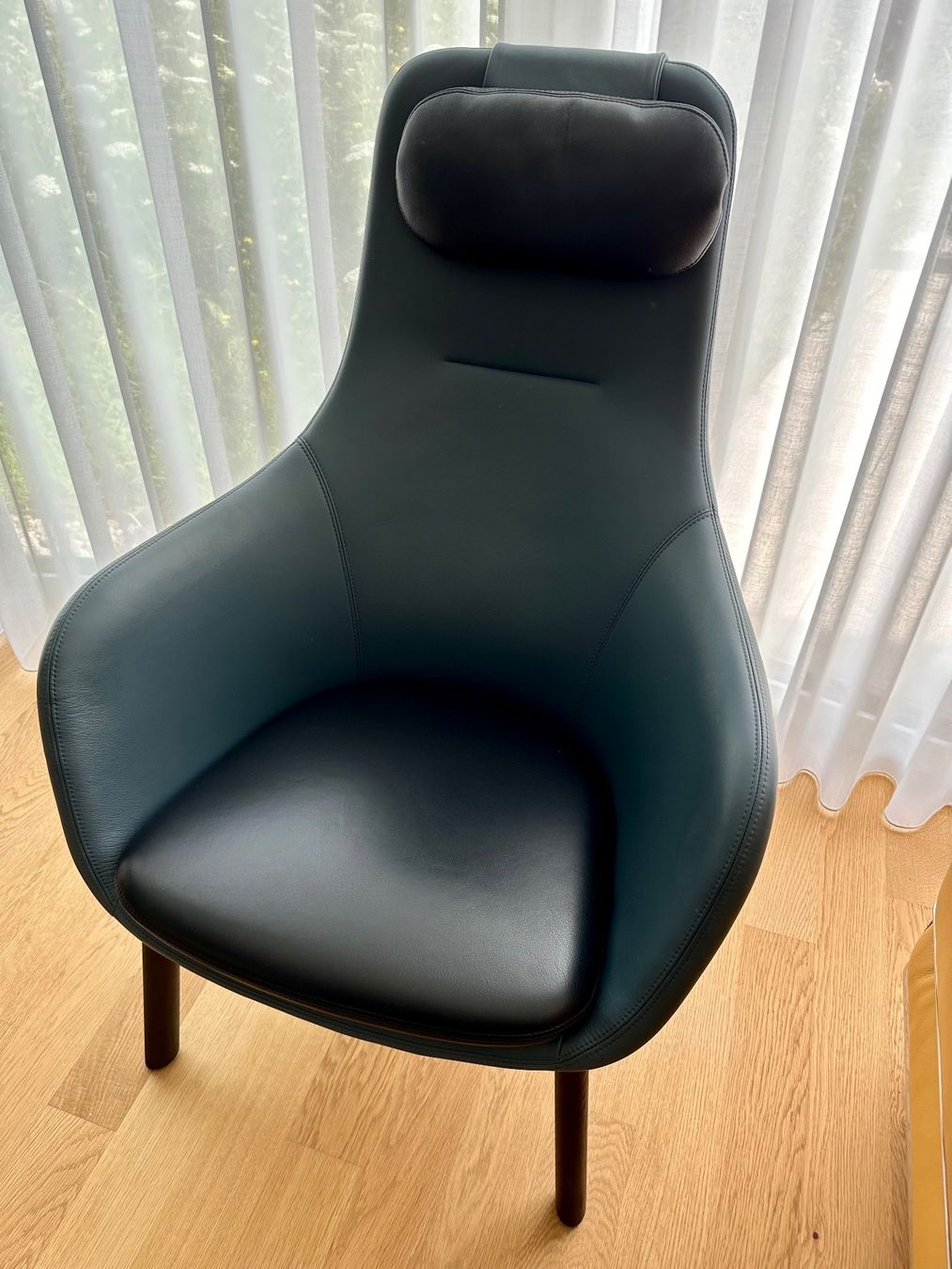 Vitra Stühle: Vitra Hal Lounge Chair – Gebraucht aus Küssnacht am Rigi von drum4zirrus