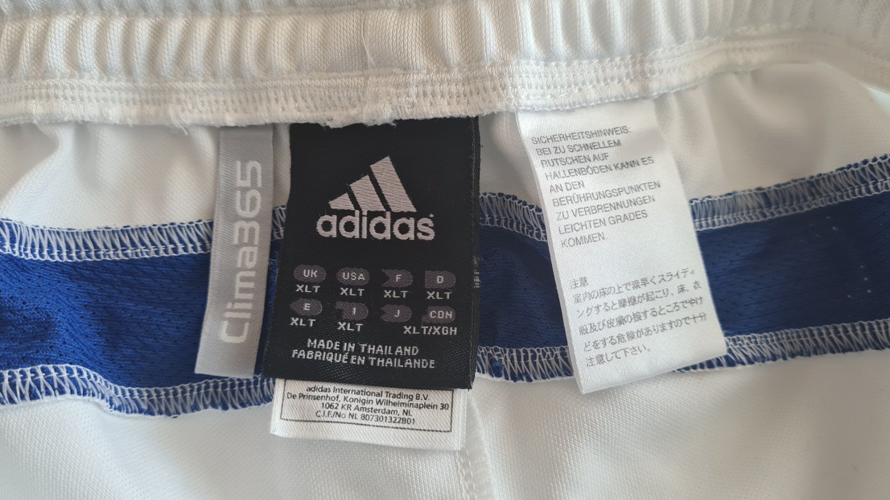 Adidas Pantaloni: adidas Sporthose extra Grosse Grösse XLT – Usato da Zürich venduto da Agios 2