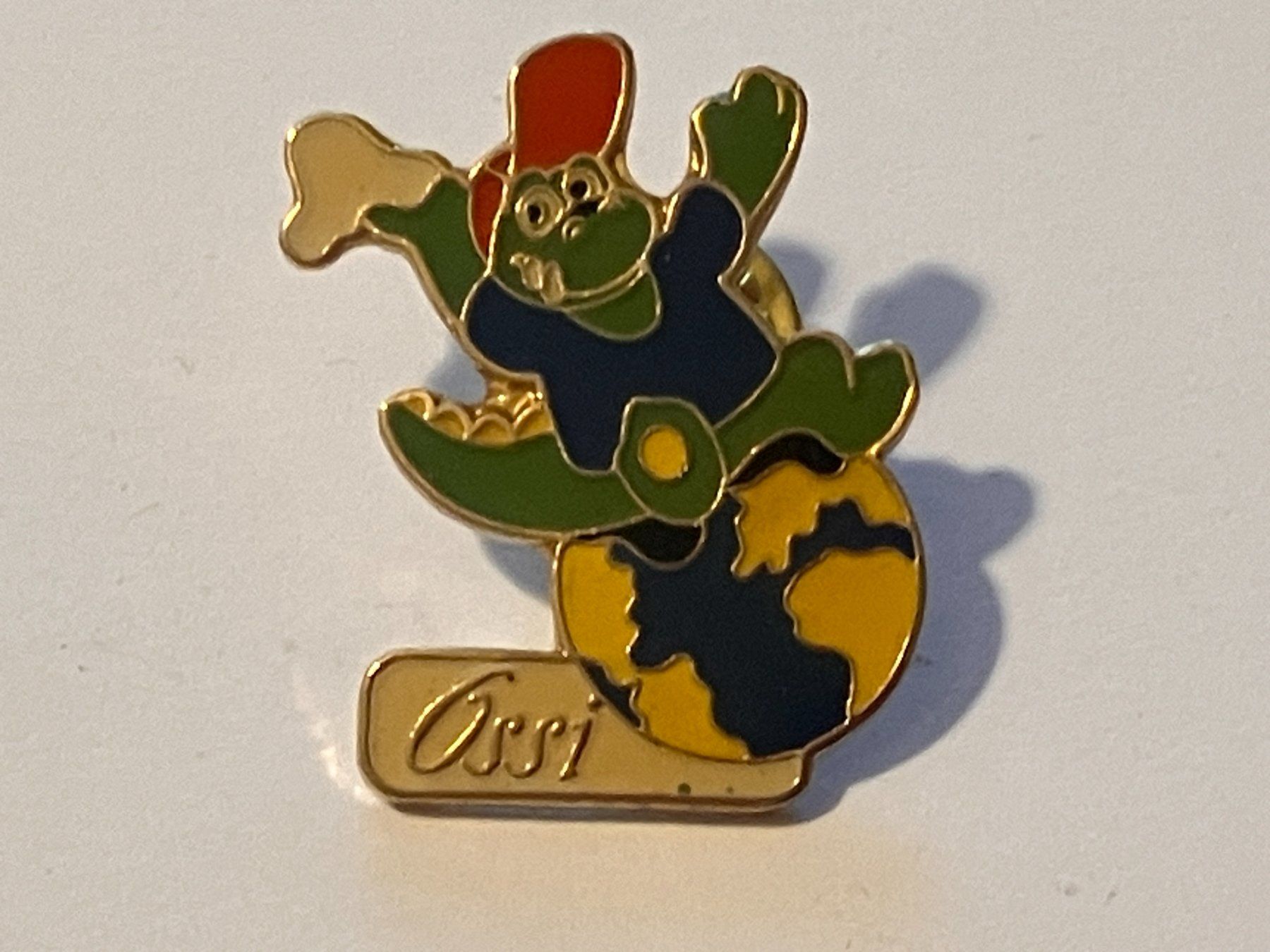 Plaketten & Abzeichen: 1 Pin Ossi – Gebraucht aus Basel von djwwpp