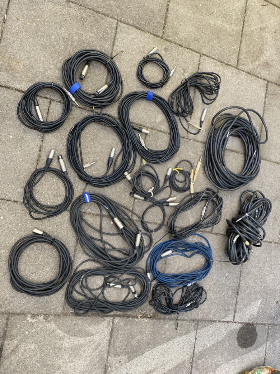 Câbles: Lot de câbles XLR, jack – D'occasion à Lommiswil par Labruce