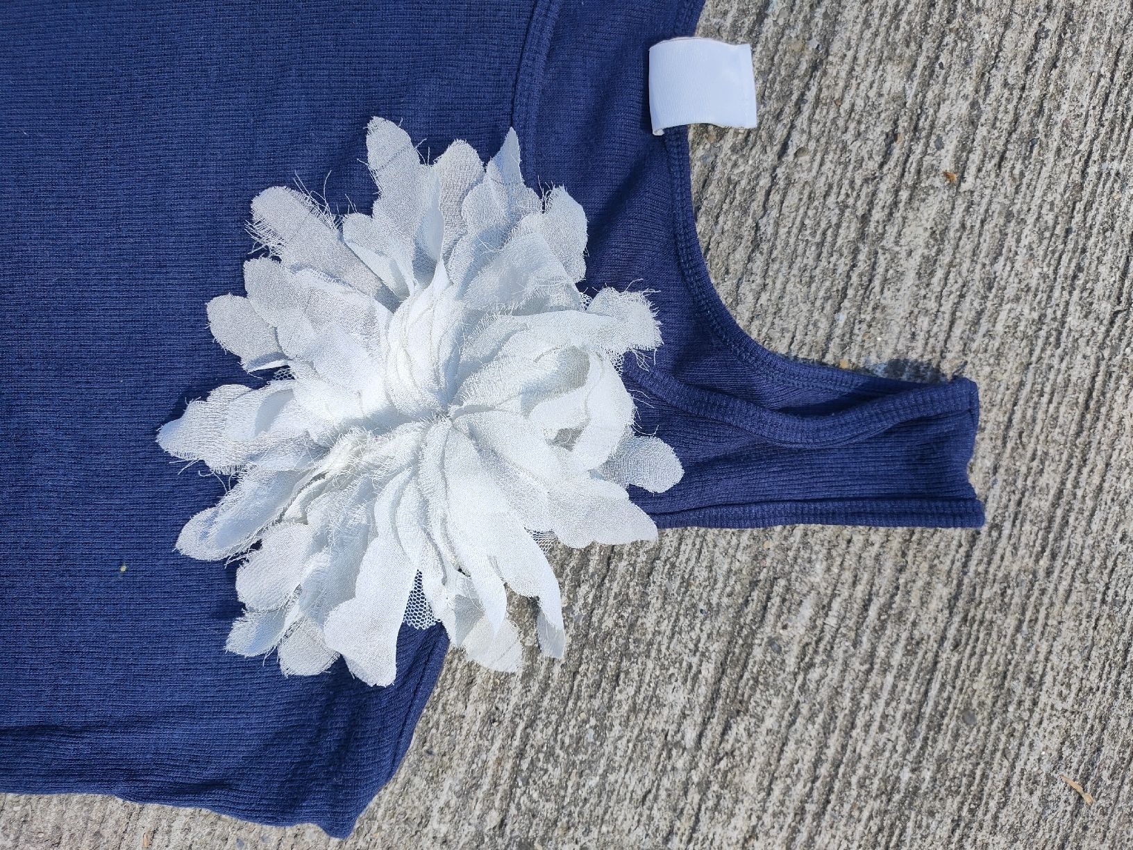 T-shirt: Damen Top Grösse M mit schöner Blume – Usato da Horgen venduto da Lulusa 1