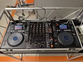 DJ Set 2x Gemini MDJ-1000 und Behringer DJX900USB Case