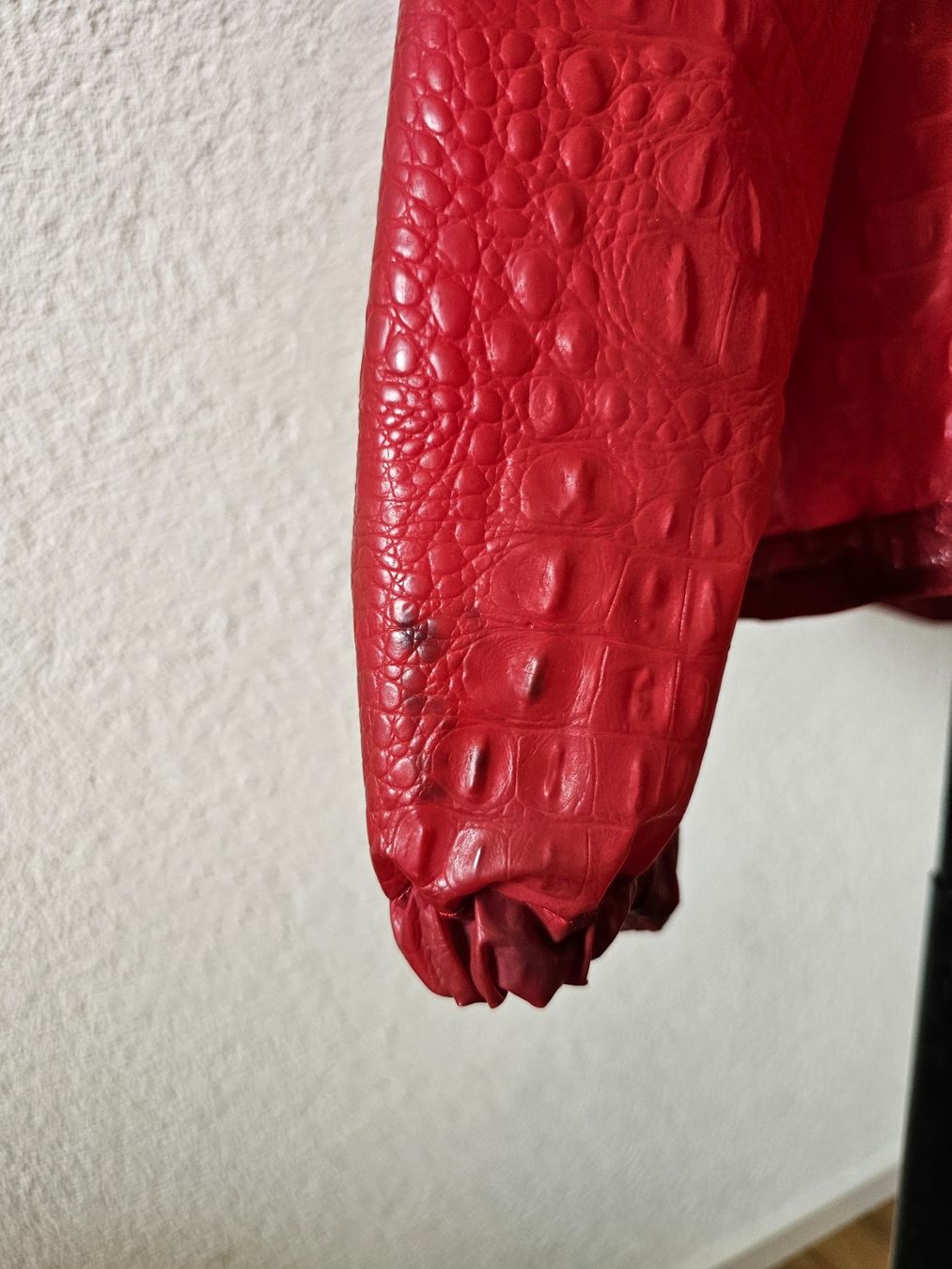 Replay Giacche: Replay Regenjacke Kroko-Optik Rot Gr. S mit Kapuze – Usato da Emmen venduto da Tumanovr 6