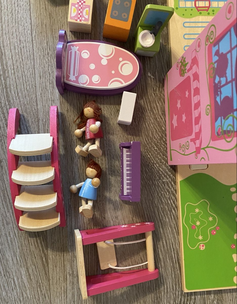Giocattoli: Boxset Dollshouse INT4FILIA – Usato da Jegenstorf venduto da Bahnhofshallenkiosk 6