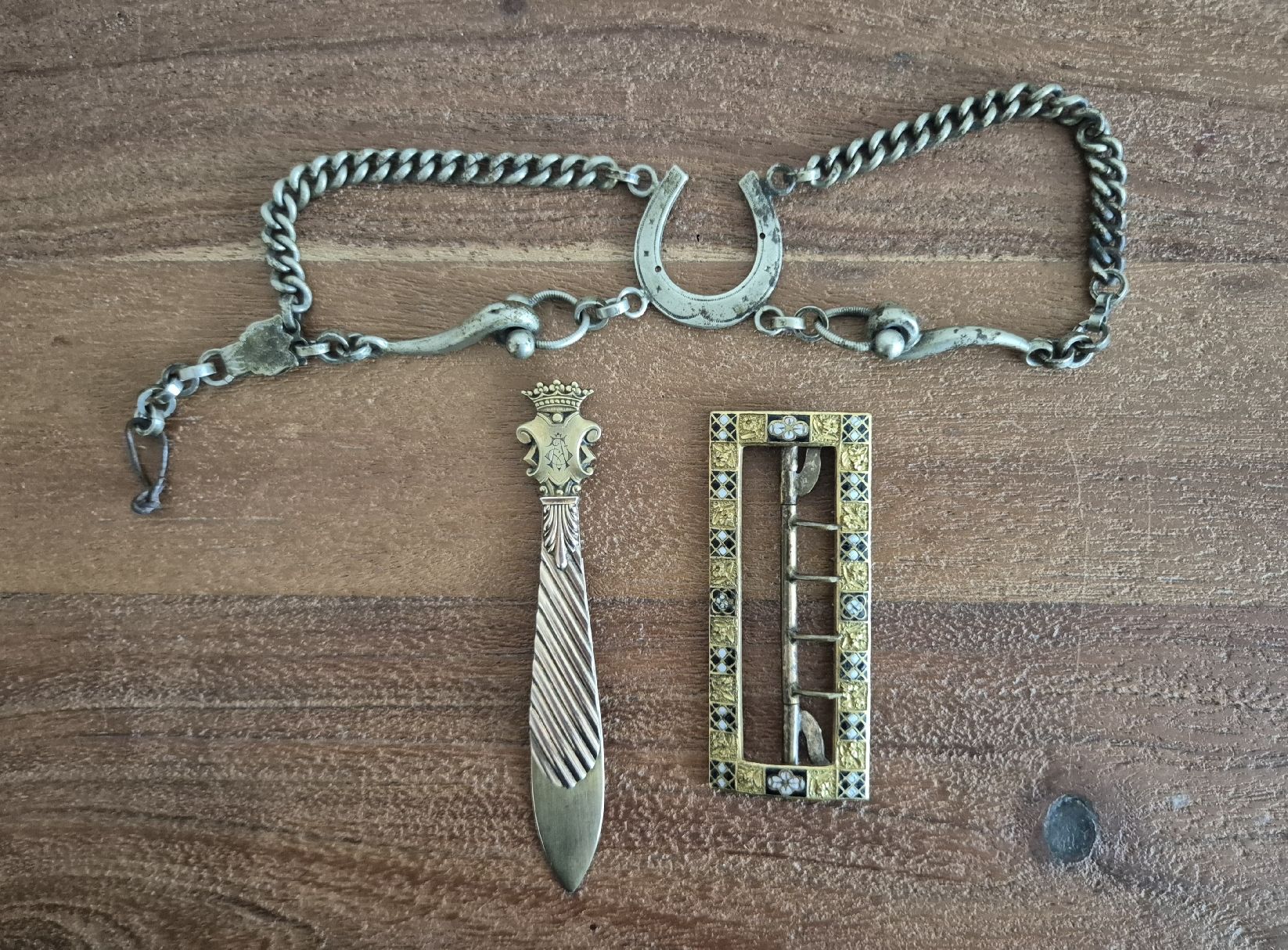 Altri accessori per orologi: Antike Chatelaine-Uhrenkette, Gürtelschnalle, Brieföffner – Usato da Zürich venduto da Dalema13