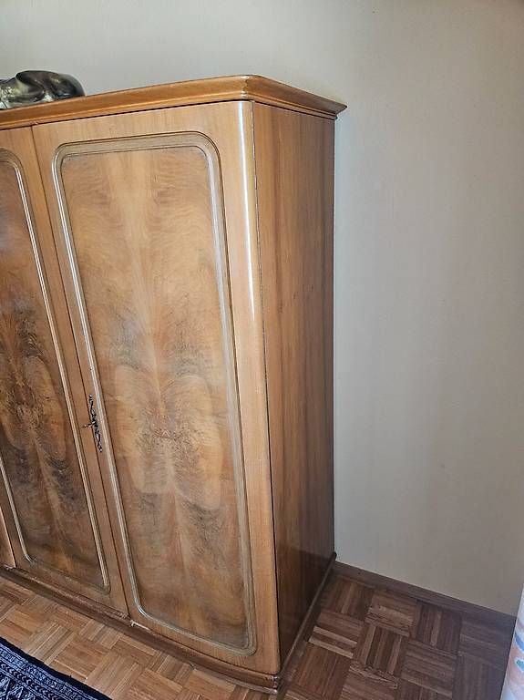 Armadi: Armoire en bois massif – Usato da Echarlens venduto da biker333 2