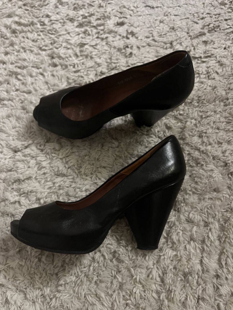 Scarpe da donna: Schwarze Leder Pumps – Usato da Bern venduto da t.nomse