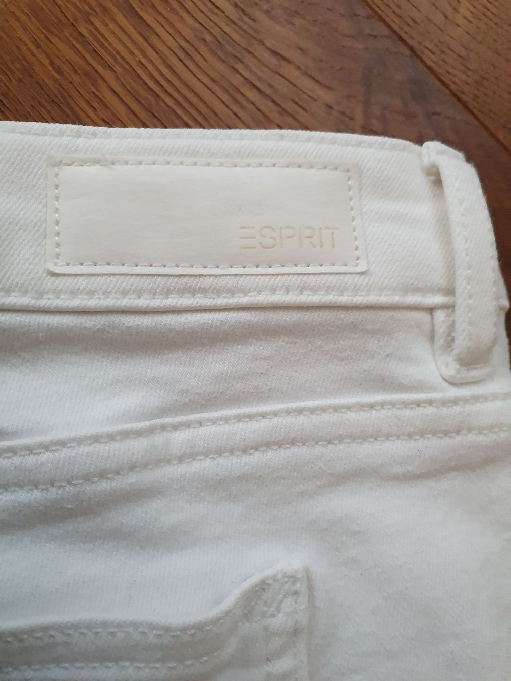 Esprit Jeans: Esprit Jeans Damen – Nuovo (secondo la descrizione) da Fischingen venduto da nad_fxf2 3