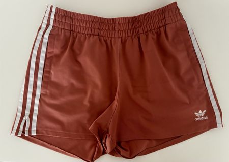 Top Adidas Shorts (DE 36 / FR 34)