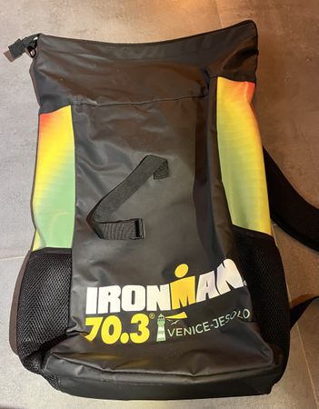 Magnifique sac à dos IRONMAN 70.3, 35L, porte gourdes