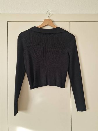 Kurzes, schwarzes langarm Shirt - Grösse L