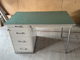 Vintage BIGLA Pult / Schreibtisch mit Schlüssel