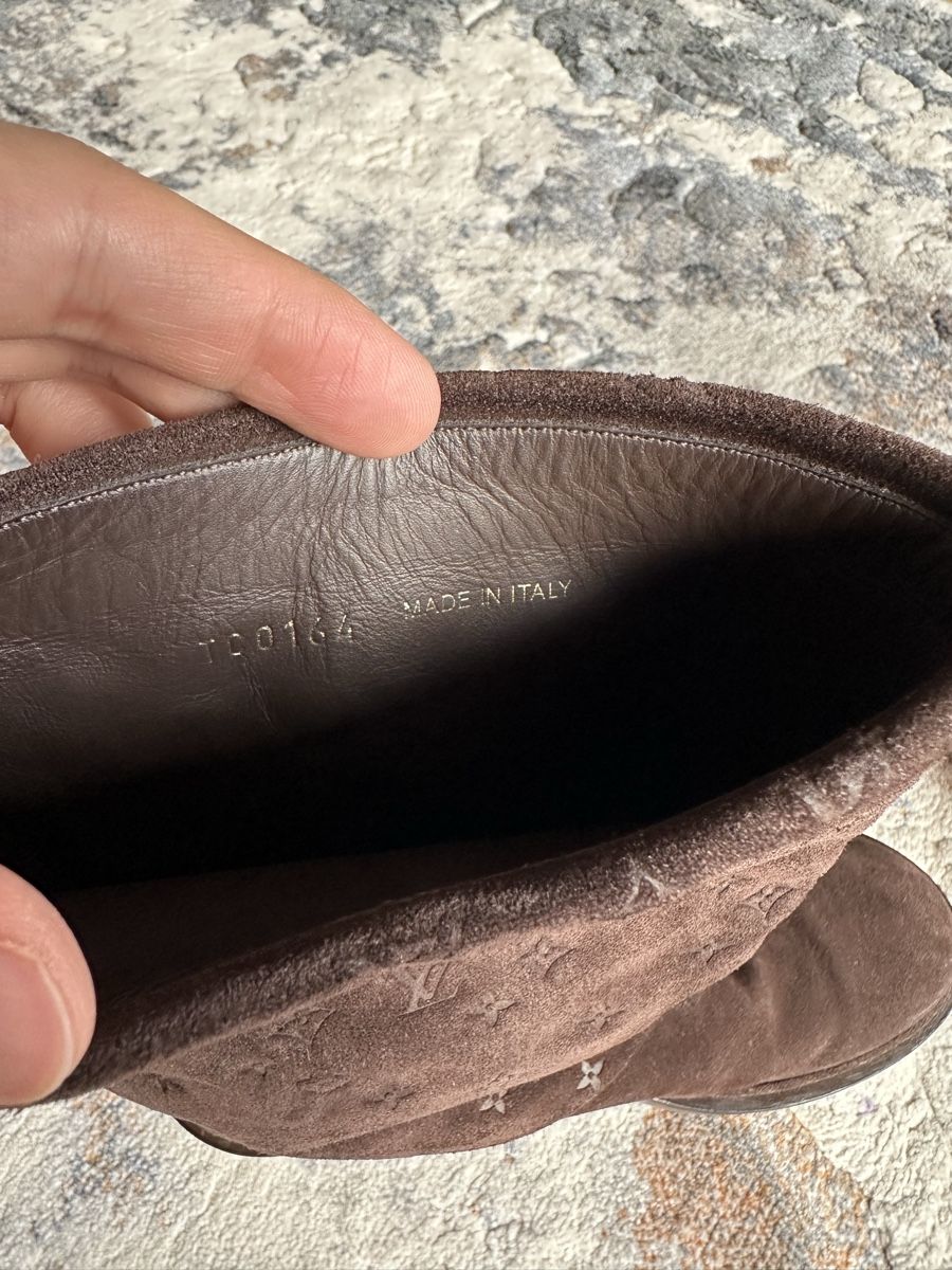 Louis Vuitton Damenschuhe: Louis Vuitton Brown Suede Monogram Boots - Size 36 – Gebraucht aus Spreitenbach von Wa-C789 3