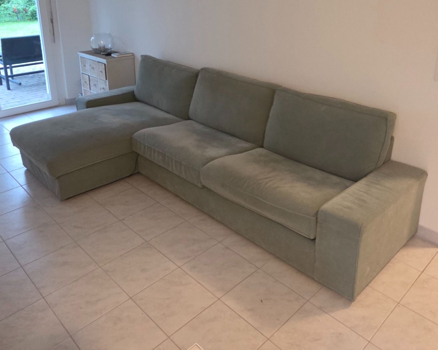 Ikea Divani: KIVIK - 4er-Sofa mit Récamiere, Tallmyra hellgrün – Usato da Pfäffikon ZH venduto da Fab_elsuizo 3