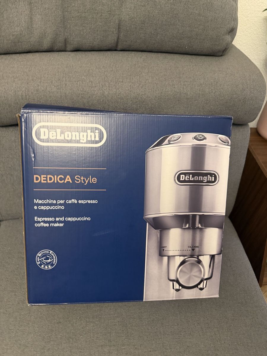 De'Longhi Macchine per caffè & Macchine per espresso: Macchina per caffé DeLonghi Dedica Style con accessori – Nuovo (secondo la descrizione) da Zürich venduto da ern_5jv6 5