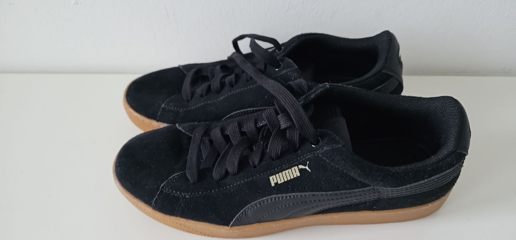 Puma Damenschuhe: Wildleder Sneaker Puma Gr 39 schwarz – Neu und originalverpackt aus Luzern von TausendD