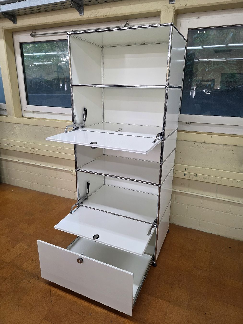 USM Scaffali: Designer Regal USM Haller weiss – Usato da Lichtensteig venduto da UsedIN 3