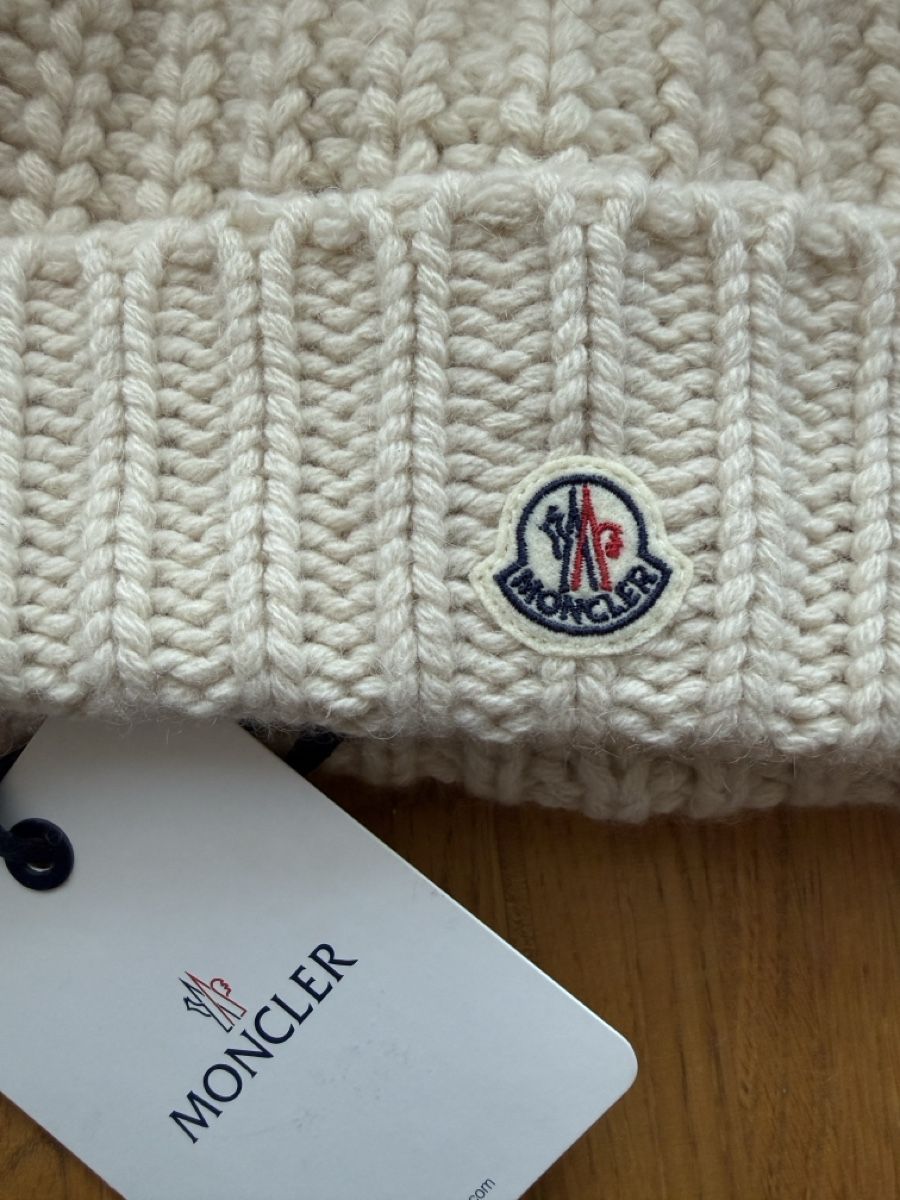 Moncler Altro in Moda donna: Moncler Damenmütze – Nuovo e nell'imballaggio originale da Luzern venduto da des_s9xs 2