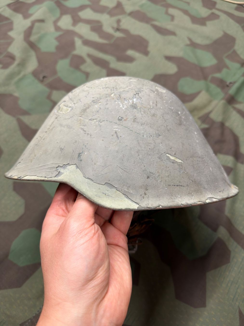 Uniformi: Stahlhelm Mod. 1956 NVA – Usato da Bauma venduto da SwissMilitaria 2