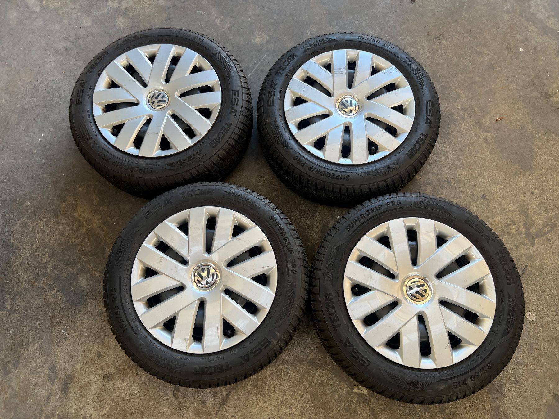 Kia Pneumatici & Ruote complete: Winterreifen 185/60/R15 88T M+S – Usato da Feuerthalen venduto da ItsKruusty